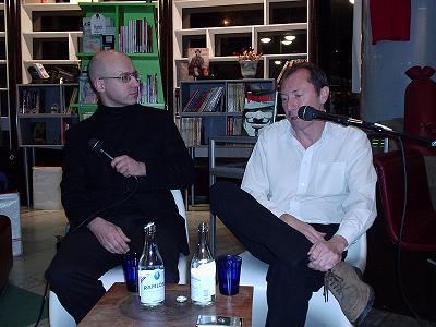 Göran Semb intervjuar David Lloyd på Serieteket i Stockholm 2005